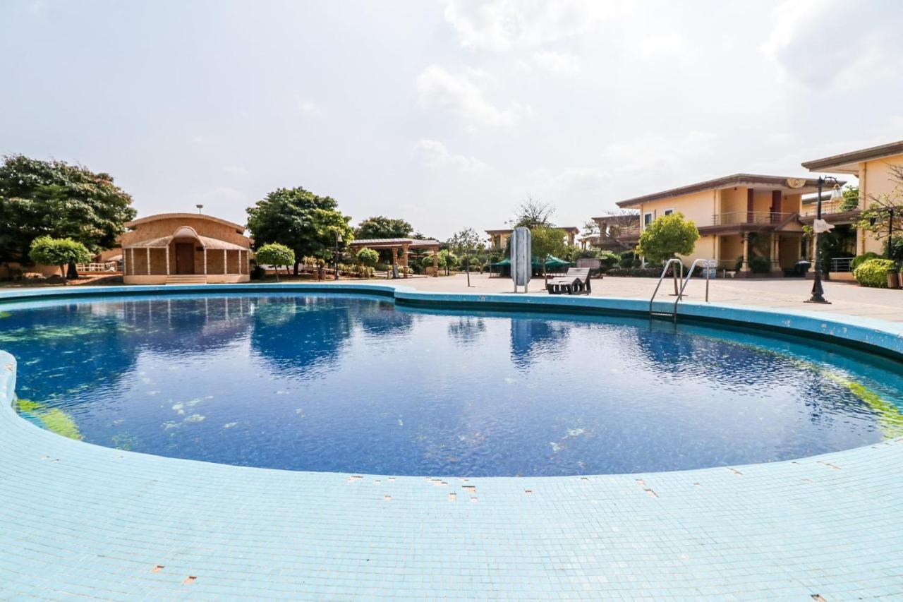 Townhouse Oak Aavasa Resorts Kolanukonda Exterior foto